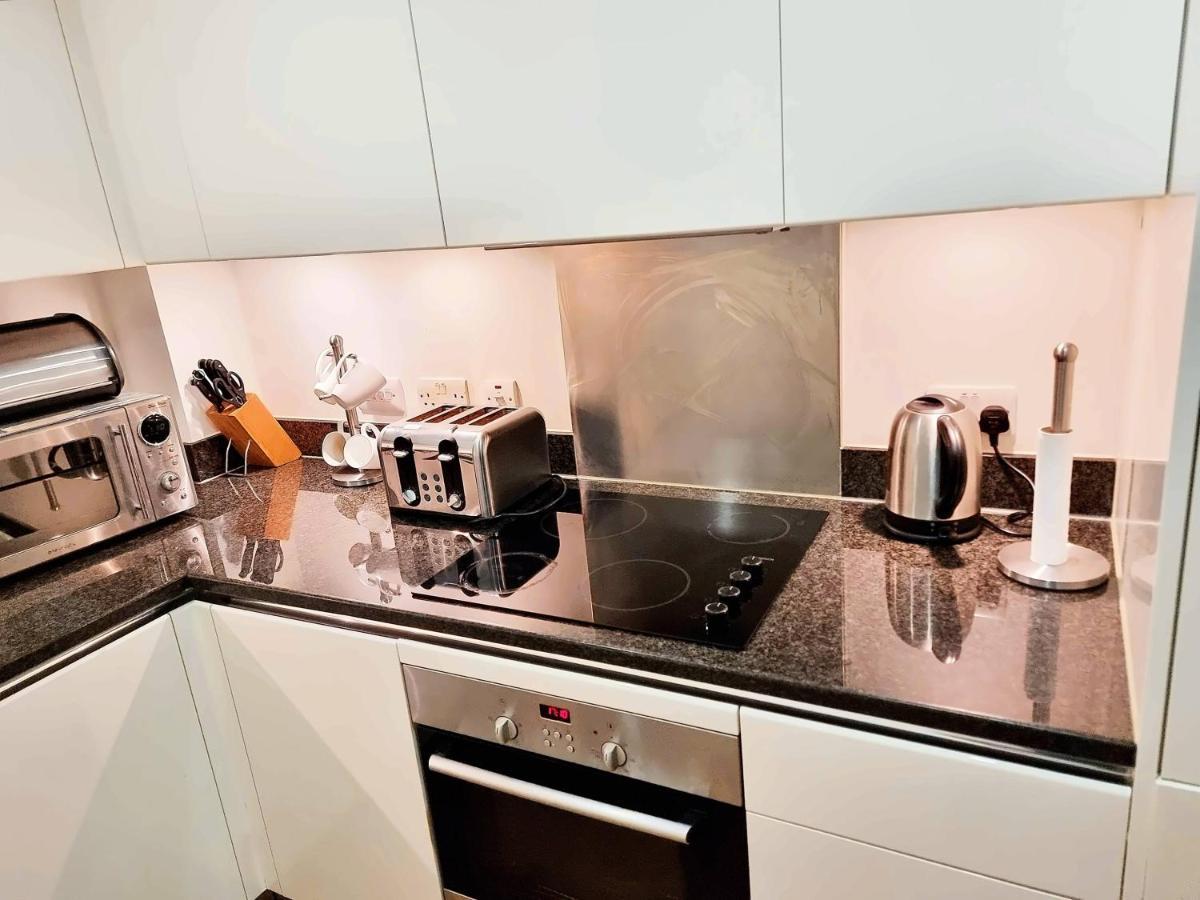 Your Riverside Home 2 With Private Balcony 런던 외부 사진