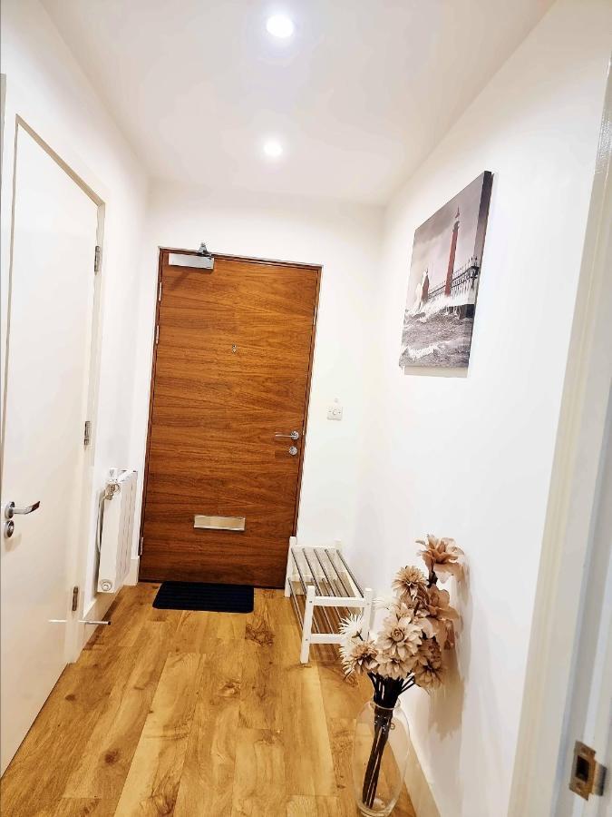 Your Riverside Home 2 With Private Balcony 런던 외부 사진