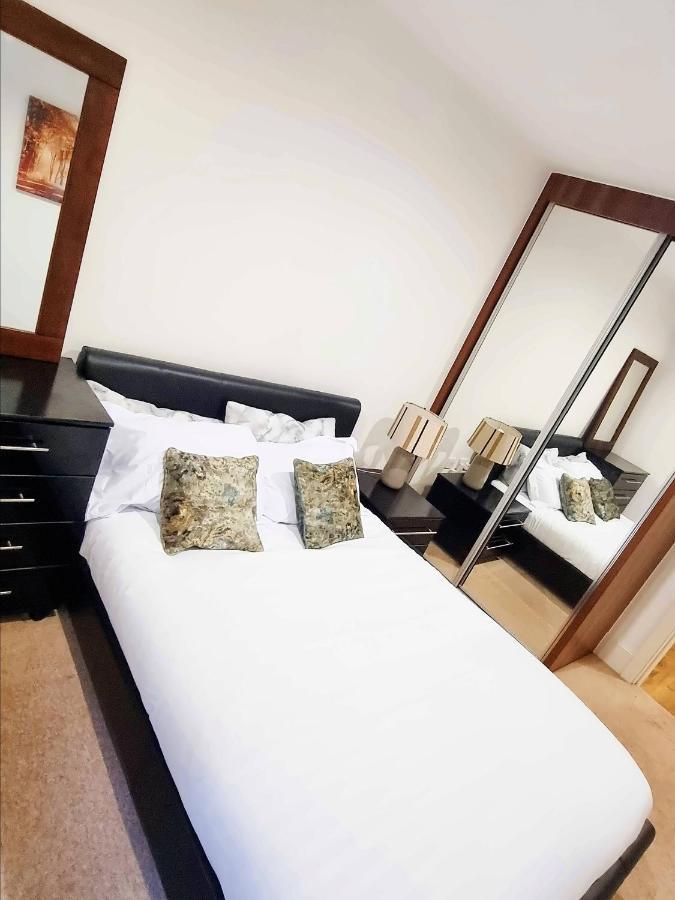 Your Riverside Home 2 With Private Balcony 런던 외부 사진