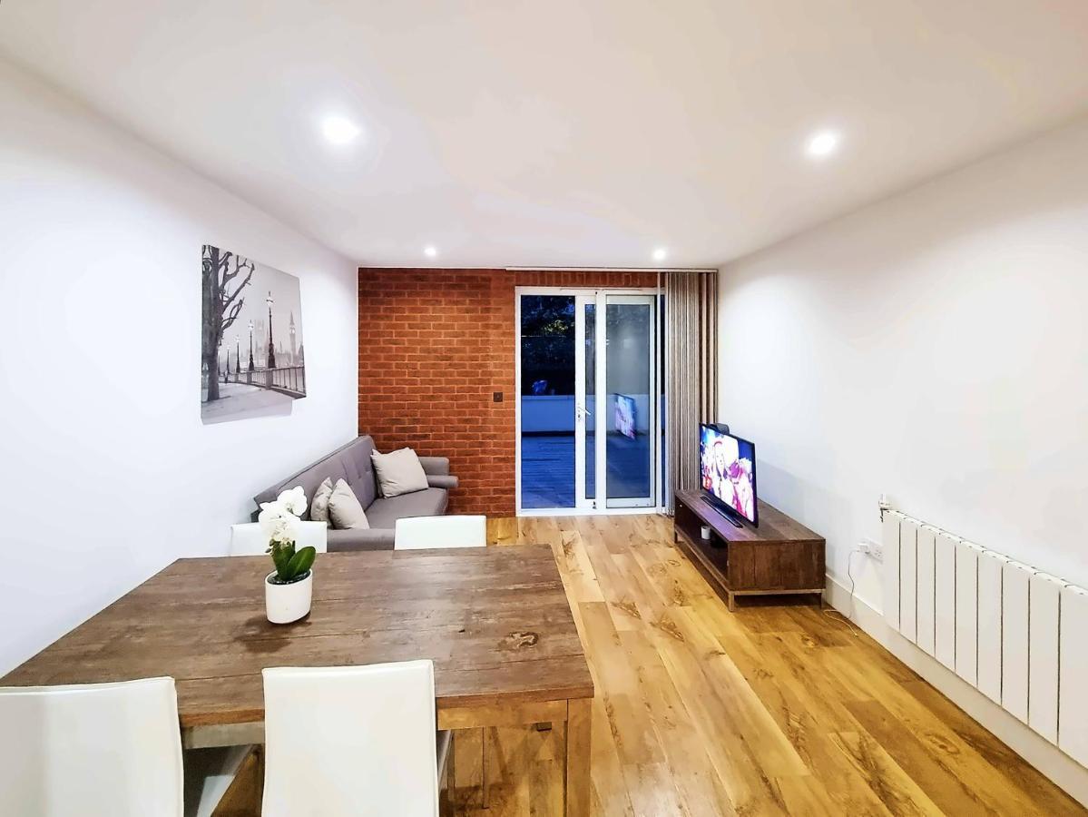Your Riverside Home 2 With Private Balcony 런던 외부 사진