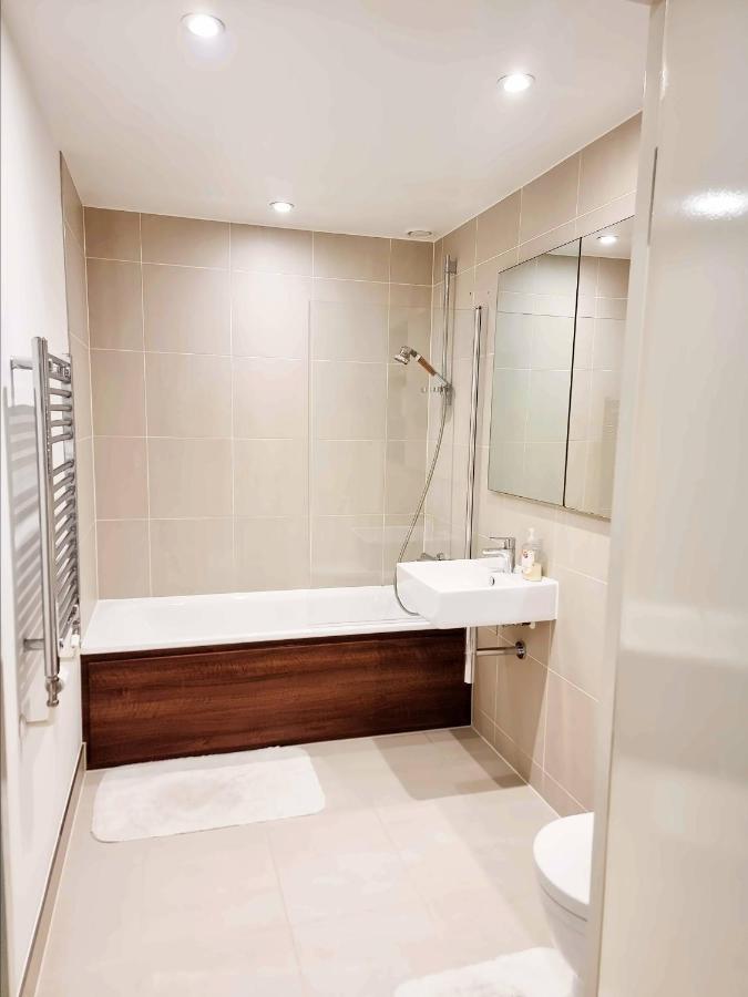 Your Riverside Home 2 With Private Balcony 런던 외부 사진